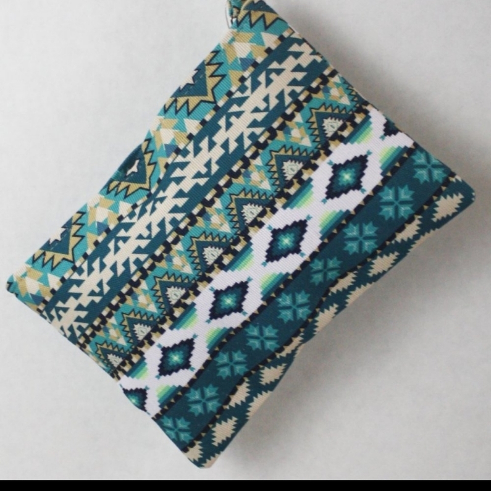 Aztec Print Tote/Beach Bag & Pouch - Picture 5 of 8